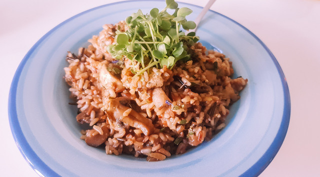 Risotto requires very little ingredients and yet makes up for a hearty and rich dish, which is part of the reason why it is so popular in Italy.