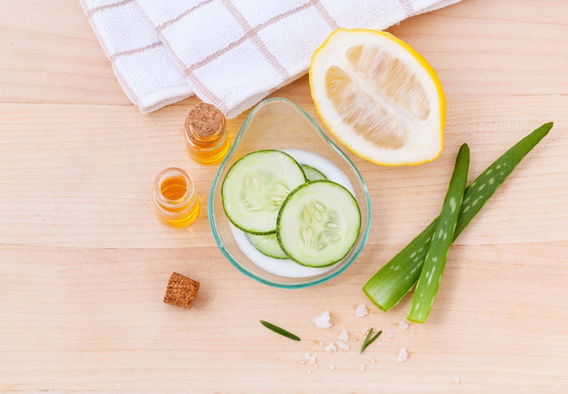 Cleansing your face daily with a natural face wash can help prevent blind pimples.