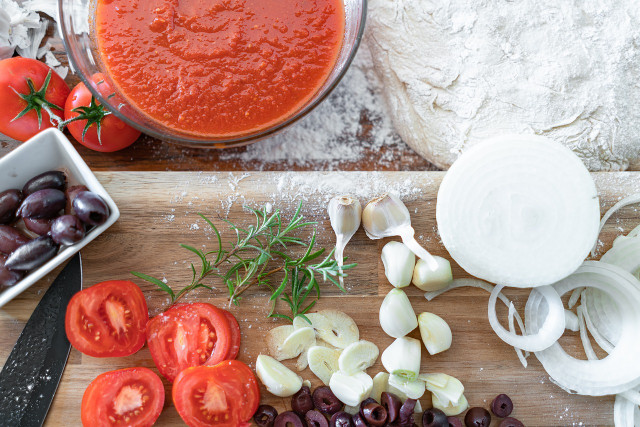 Tomato paste is more watery than gochujang.