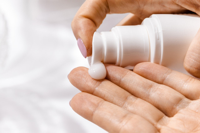 Thoroughly moisturizing your hands regularly can help to prevent hangnails. 