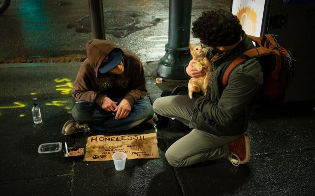 Learning how to help homeless people in the right ways can do wonders for those living on the streets. 
