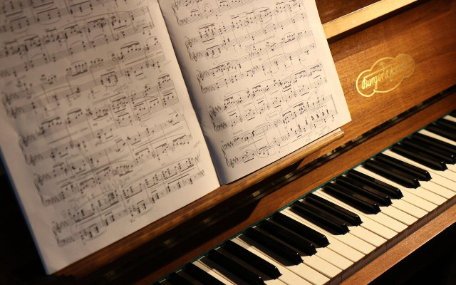 Instrumental music can help boost happiness and relax the brain before bed.