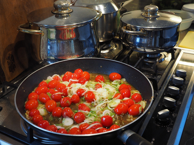 Scratched non-stick pans may not be worth the worry.