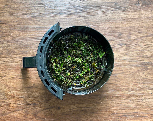 Your kale chips in the air fryer will be ready in only five minutes.