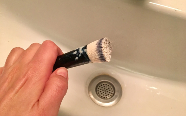 How to wash makeup brushes best way