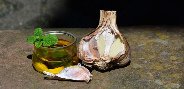 Roasted garlic is a practical food to keep in your kitchen because it stays fresh for a long time. 