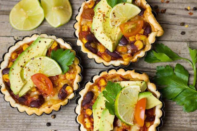 If you want to give your regular quiche recipe a twist, try making it mexican-style — the perfect vegan party food for a theme party.