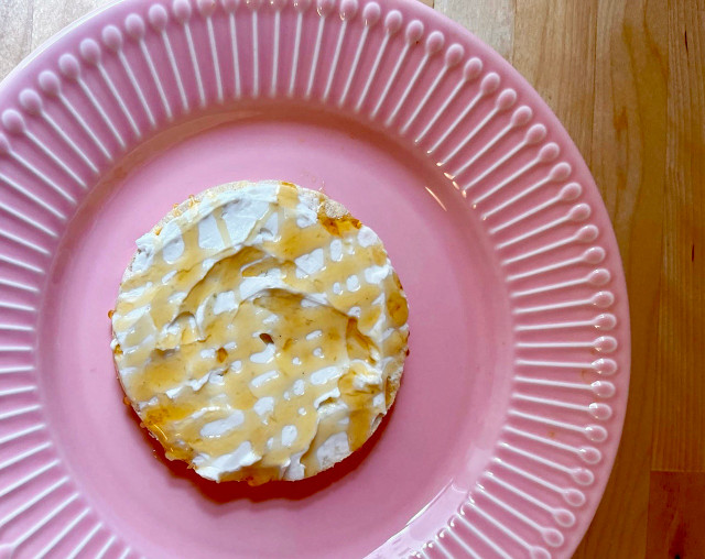 Make one of these easy rice cake snacks for a little dessert.