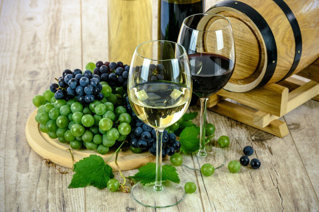 It is easier to find vegan red wine than white wine.