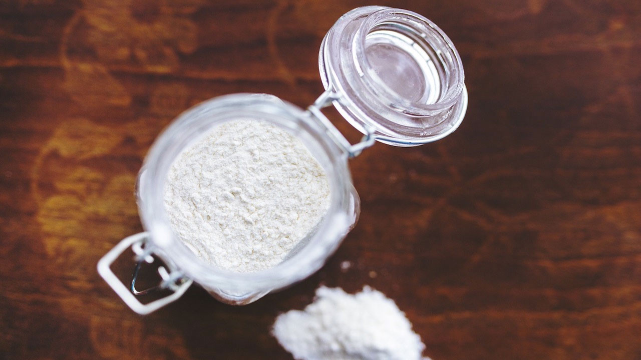 Washing Soda vs. Baking Soda: Is There a Difference? - Utopia