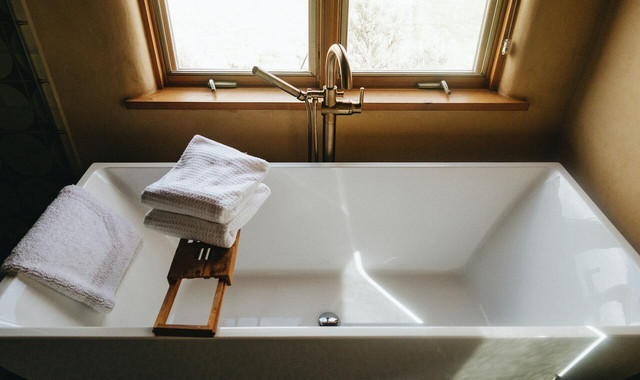 Watch out when exiting the tub after an oatmeal bath, it can be very slippery!