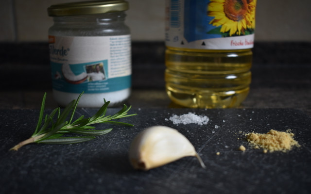 You only need 7 ingredients to make vegan rosemary butter. 