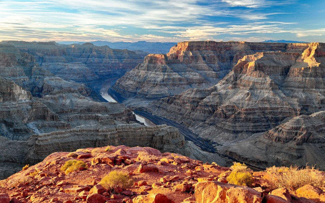 Not only a natural wonder of the US, the Grand Canyon is also a natural wonder of the world. 