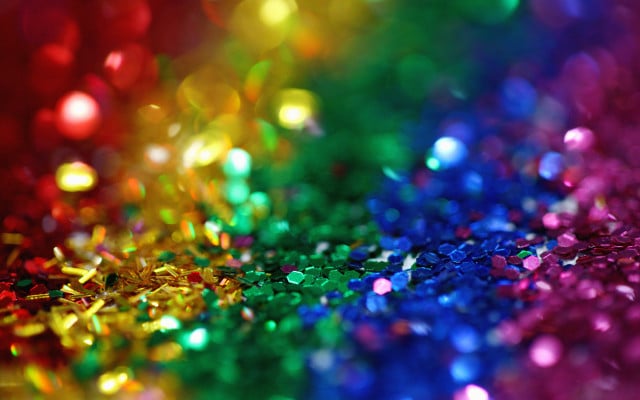 What is glitter made of? How is glitter made?