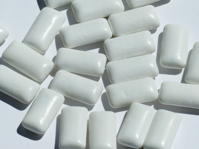 Chewing gum is one of the foods with gelatin.