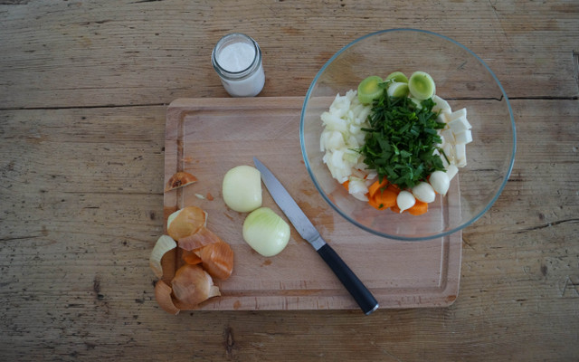 Vegetable broth recipe Step 1