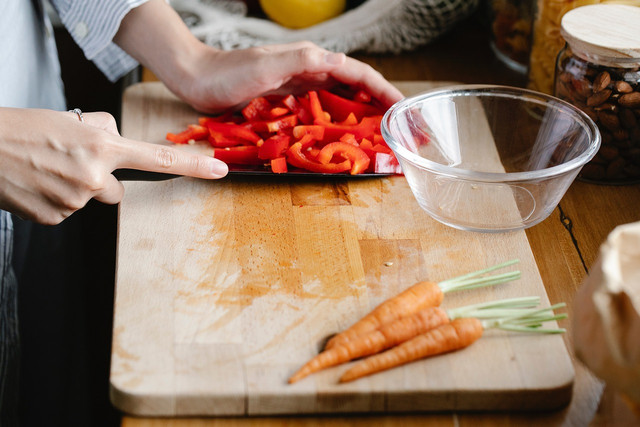 This vegan chickpea salad recipe is quick, super easy to prep and healthy.