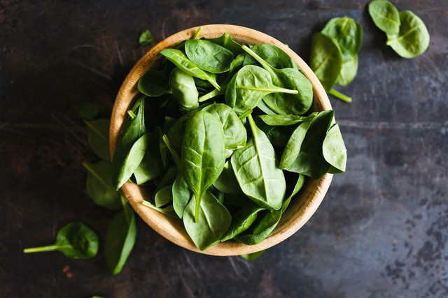 Use fresh basil leaves instead of dried basil for a creamier pesto.