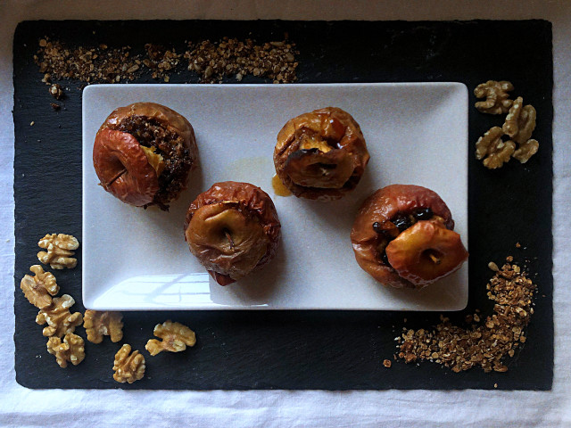 Serve your baked apples while still warm from the oven and enjoy! 