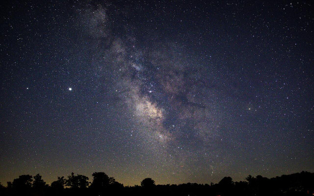 The location of this dark sky park offers an ideal view of the nucleus of the Milky Way Galaxy. 