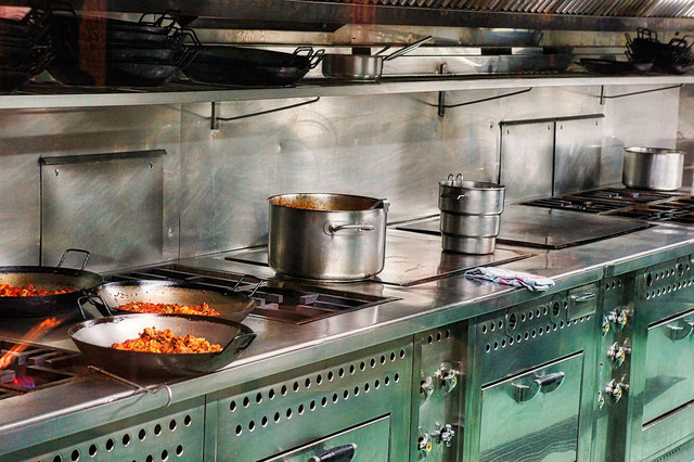 stainless-steel-cookware-is-often-used-proffession-cc0-pixabay-meandcolors-220407_download Stainless steel cookware is often used proffessionally.