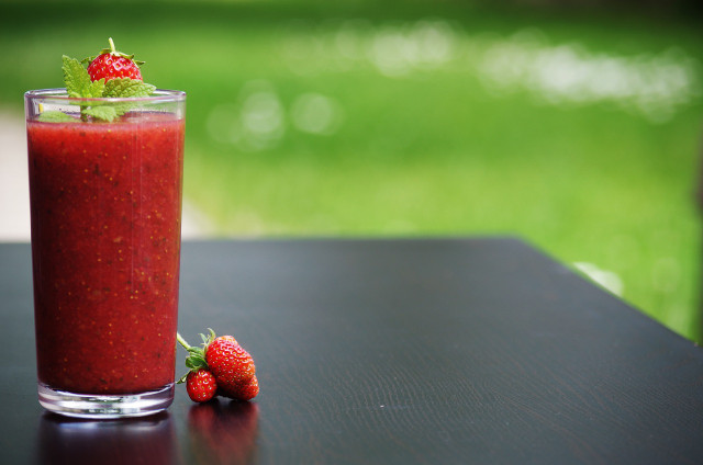 Berry vegan post workout smoothies are a great option for aiding your recovery.