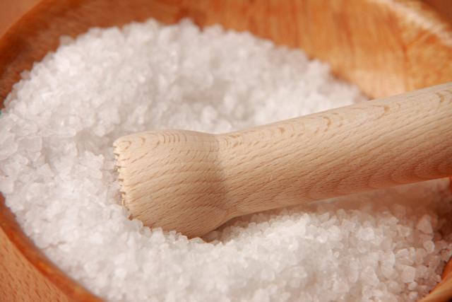 Salt can help boost the bodies natural healing process making it a great natural remedy for post-nasal drip. 