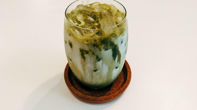 iced matcha green tea latte