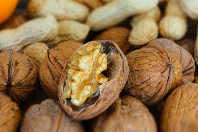 The omega-3s in walnuts can improve memory.
