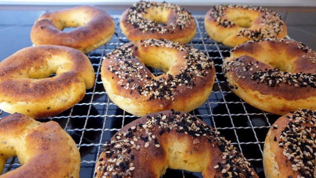 For a fresher taste and a crunchier texture, we recommend using the oven to thaw your bagels.