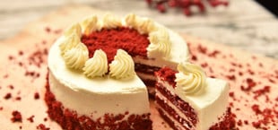 Red velvet cake is one of the most popular cakes in the US.