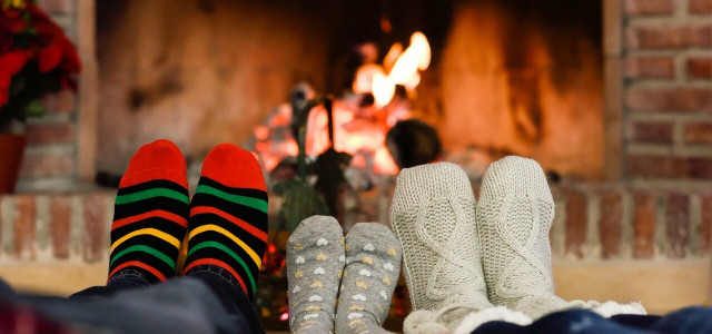 How to keep feet warm