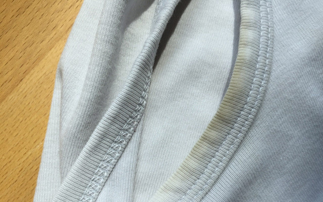 How to remove sweat stains sustainable without chemical stain removers