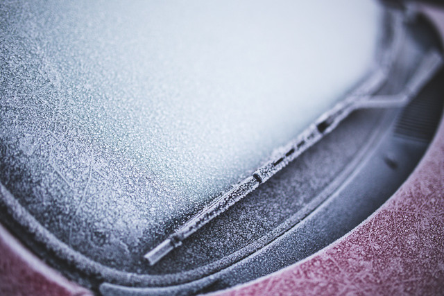 Defrosting your windshield can be done without harsh chemicals or wasted energy.