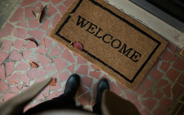 Using a doormat is a great way to get rid of dust in your home. 