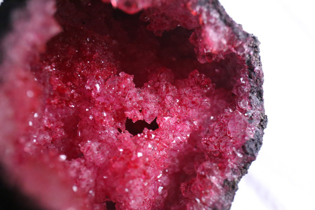 Learn how to find geodes by understanding them better.