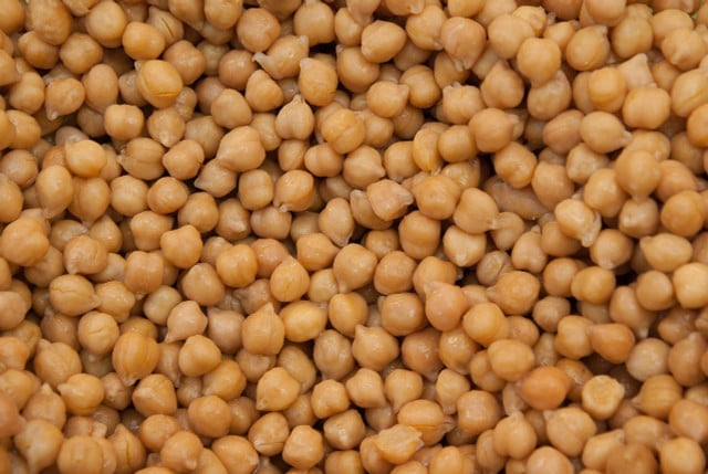 Chickpeas are good at removing nitrogen from the atmosphere.