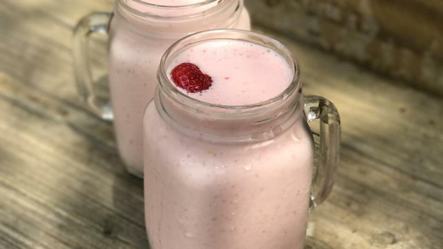 vegan strawberry milk