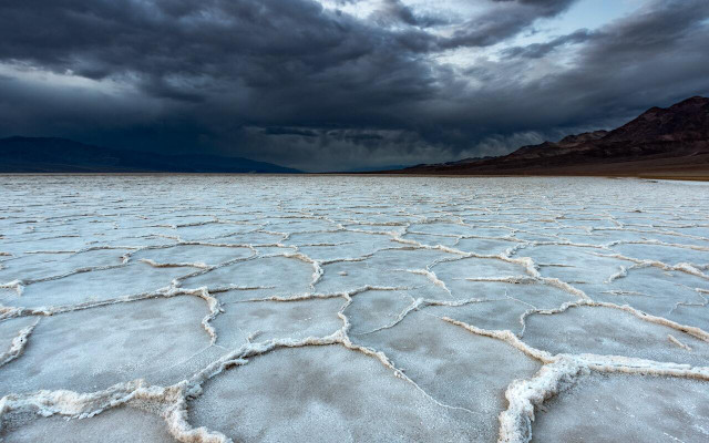 badwater-basin-is-worth-a-visit-if-youre-in-death-cc0-public-domain-unsplash-tanya-nevidoma-230225_download Badwater Basin is worth a visit if you're in Death Valley National Park.