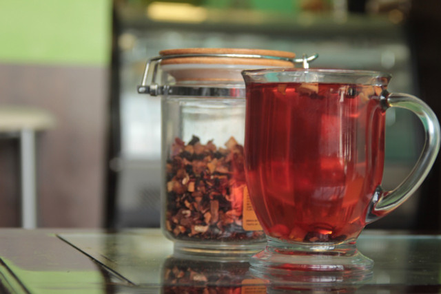 This simple sumac tea recipe requires only a few ingredients and supplies and minimal effort. 