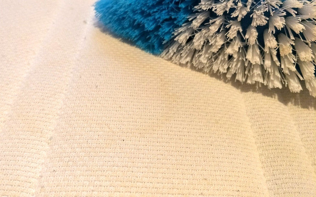 clean mattress cover