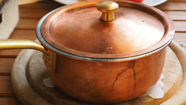 how to clean copper pans