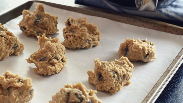 how to clean cookie sheets